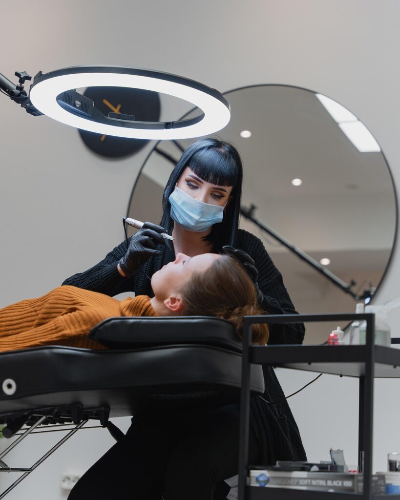 PMSの時期におりものが増える原因は何ですか？